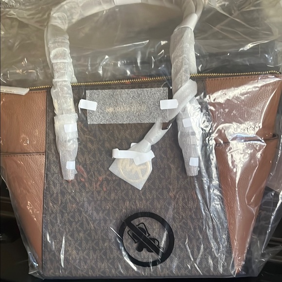 Michael Kors Handbags - Michael Kors Brown Signature Tote